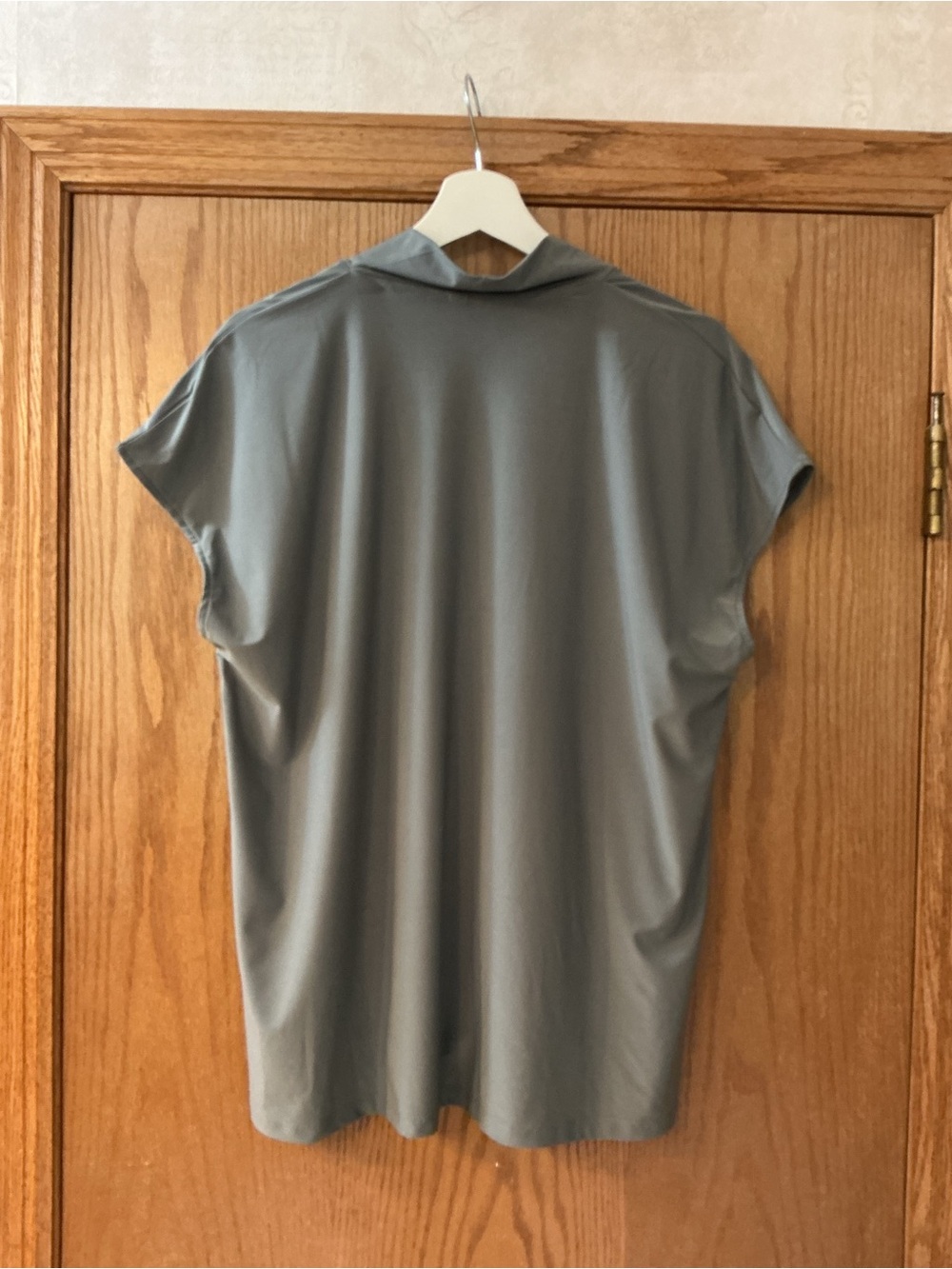 Buffalo David Bitton Gray Crewneck Cap Sleeve Blouse - Picture 10 of 10